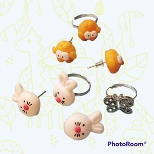 🆓️ FREE! Little Girl Jewelry Lot 3 rings 2 pairs of earrings